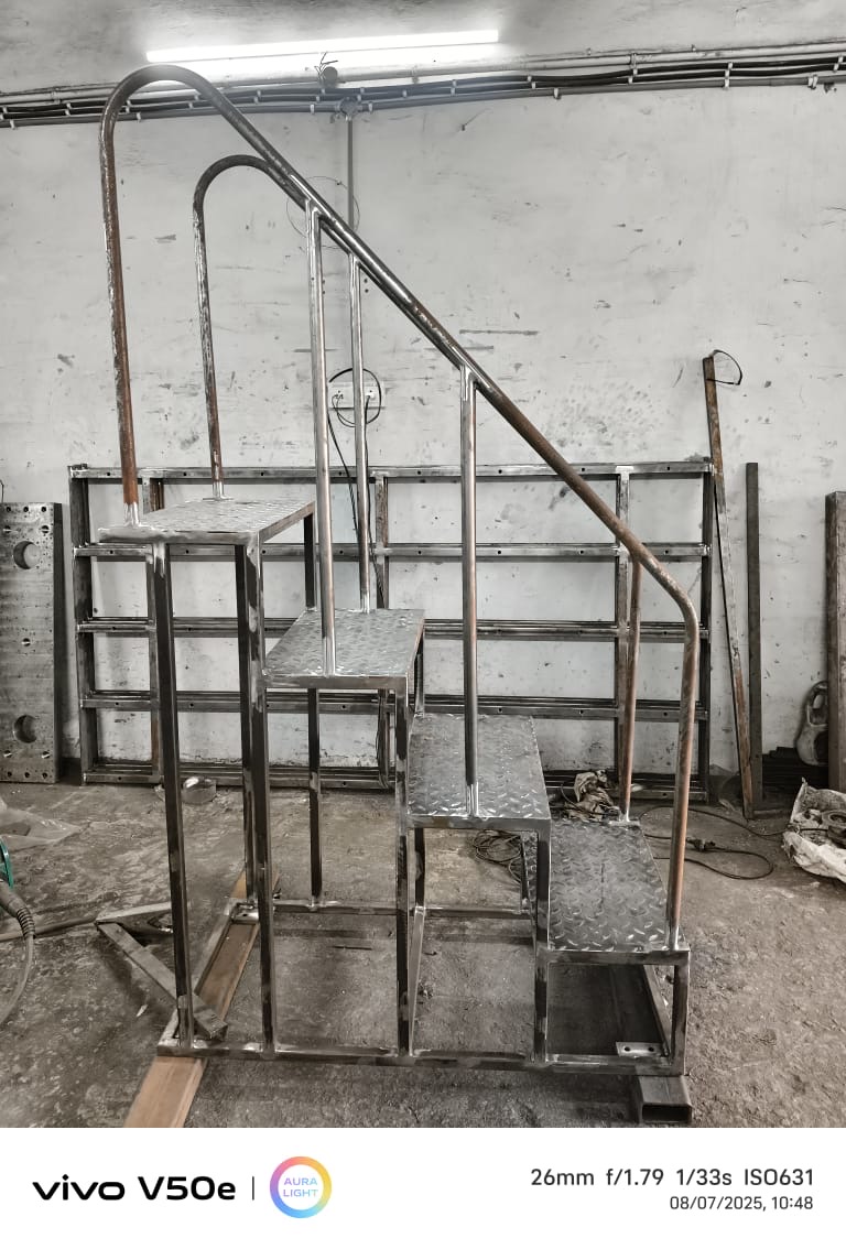 Industrial staircase fabrication variant 5